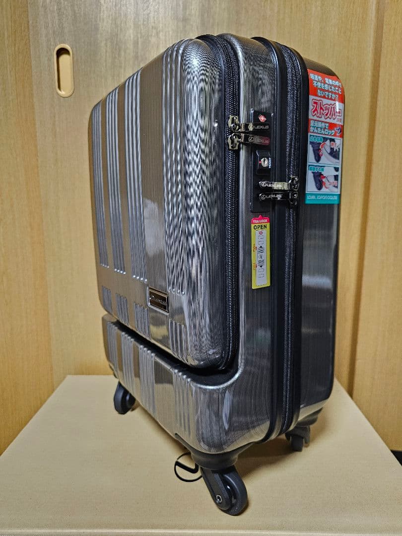 Lexus キャリーケース