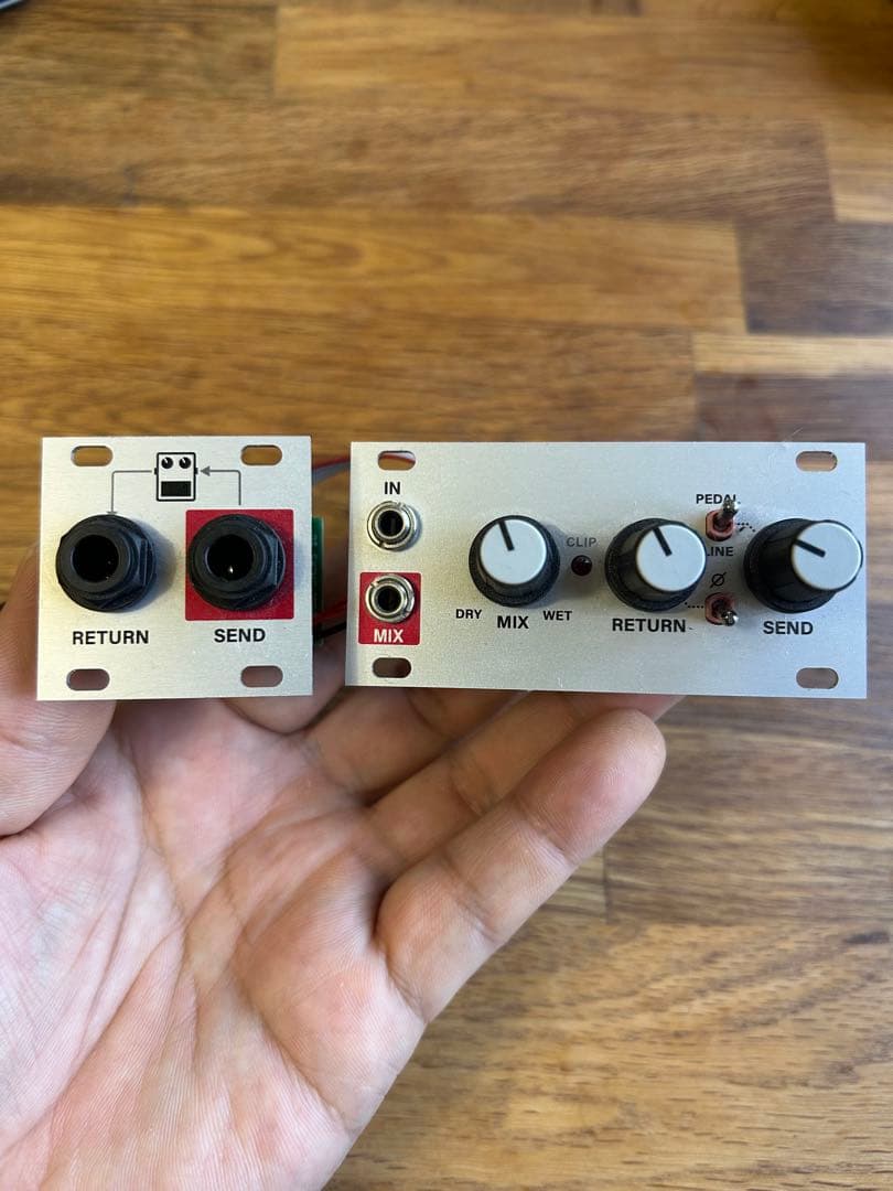 Intellijel Designs Send/Return 1U モジュラー