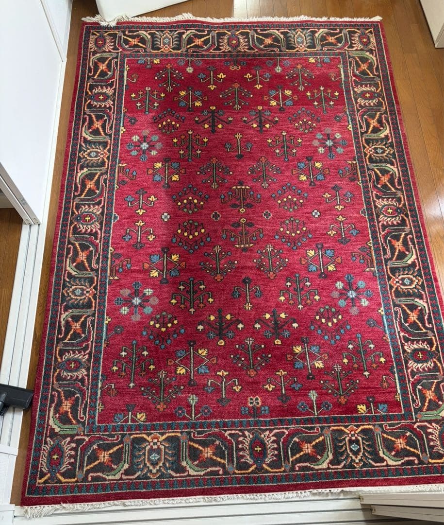 赤いウール花柄　絨毯 約170cm x 240cm