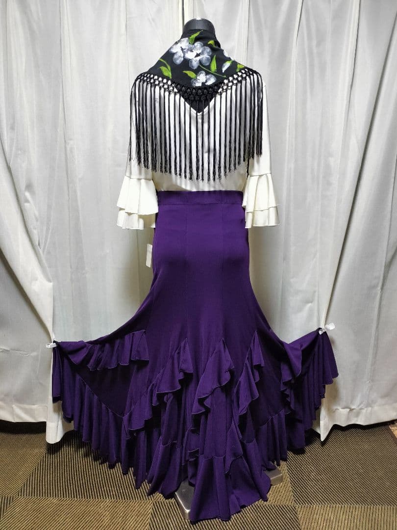 丈長めブラウス未使用】フラメンコドレス 紫色 フリル付きセットアップ