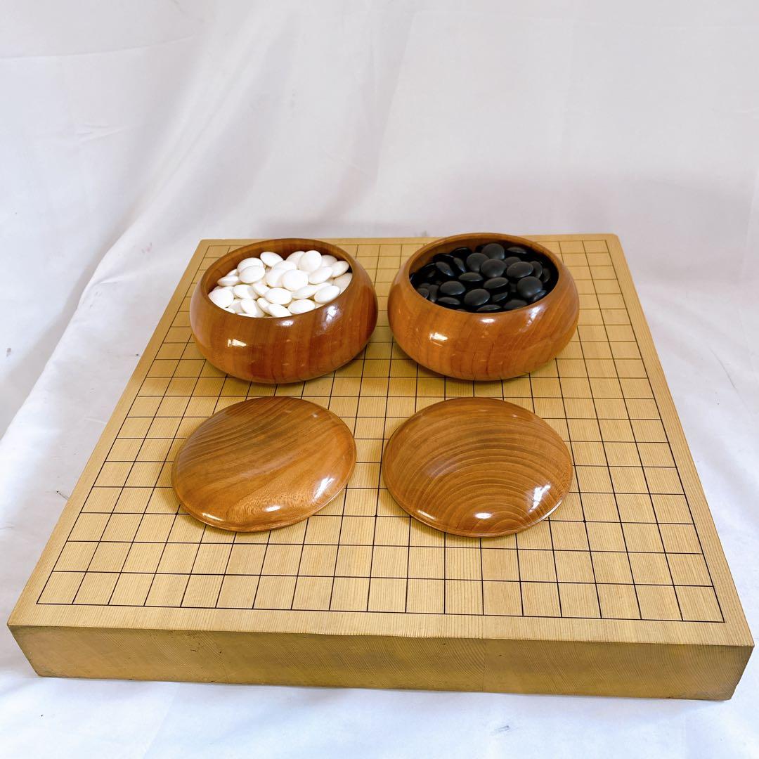 卓上碁盤　碁石　蛤碁石　那智黒　碁笥　木製　本寸　白181個　黒179個　囲碁