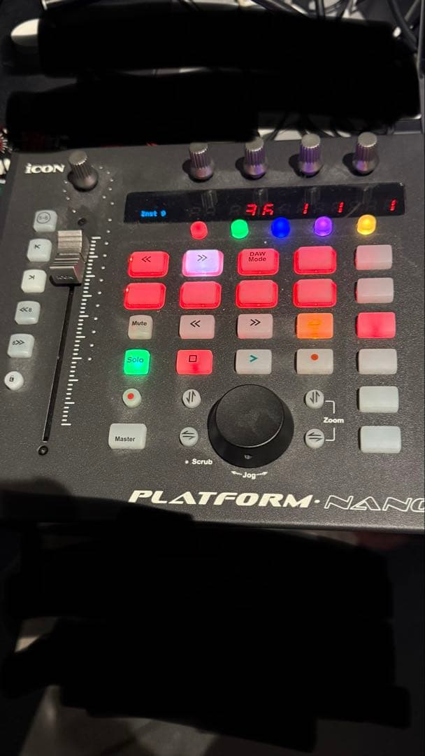 ICON PLATFORM-NANO DAWコントローラー