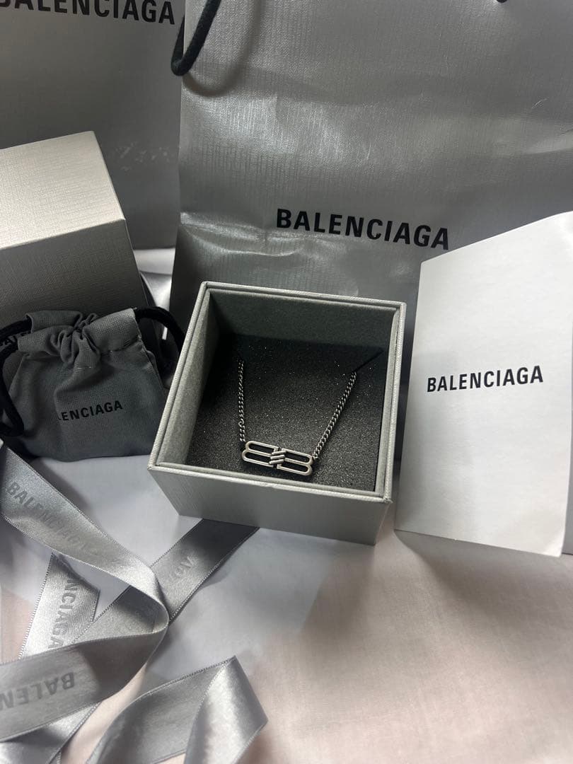 専用‼️BALENCIAGA シルバー ロゴネックレス　（領収書あり）