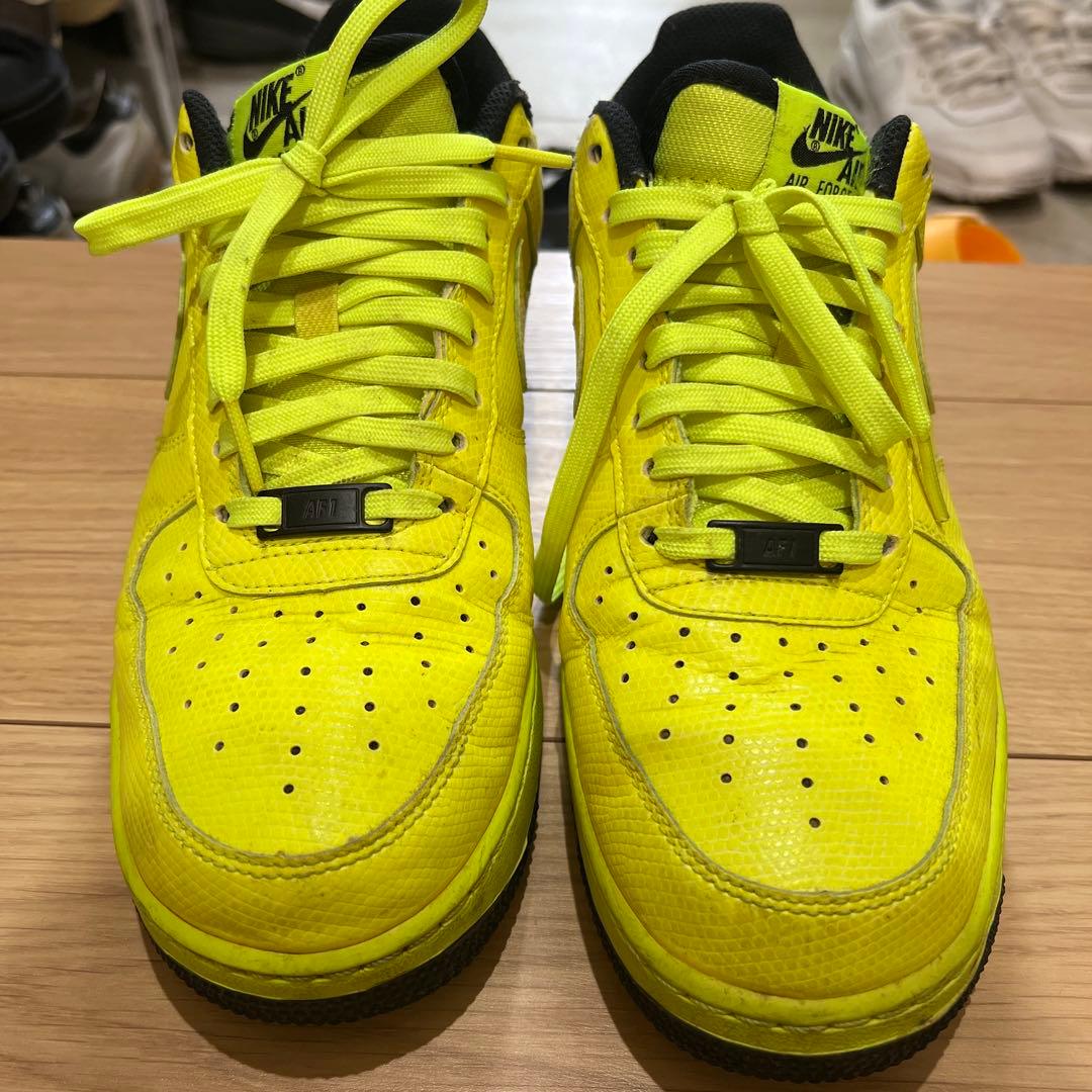 NIKE ナイキ エアフォース1 VOLT 蛍光色 - メルカリ