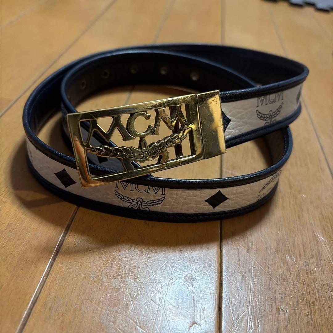 MCM ロゴ入り ベルト ホワイト/ブラック