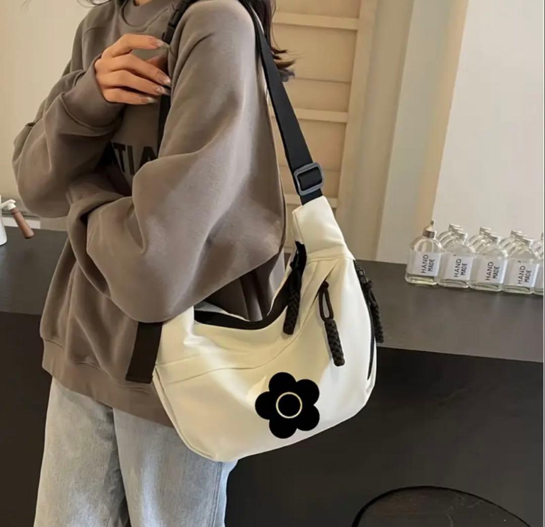 新品未開封☆マリークワントショルダーバッグホワイト☆マリクワ