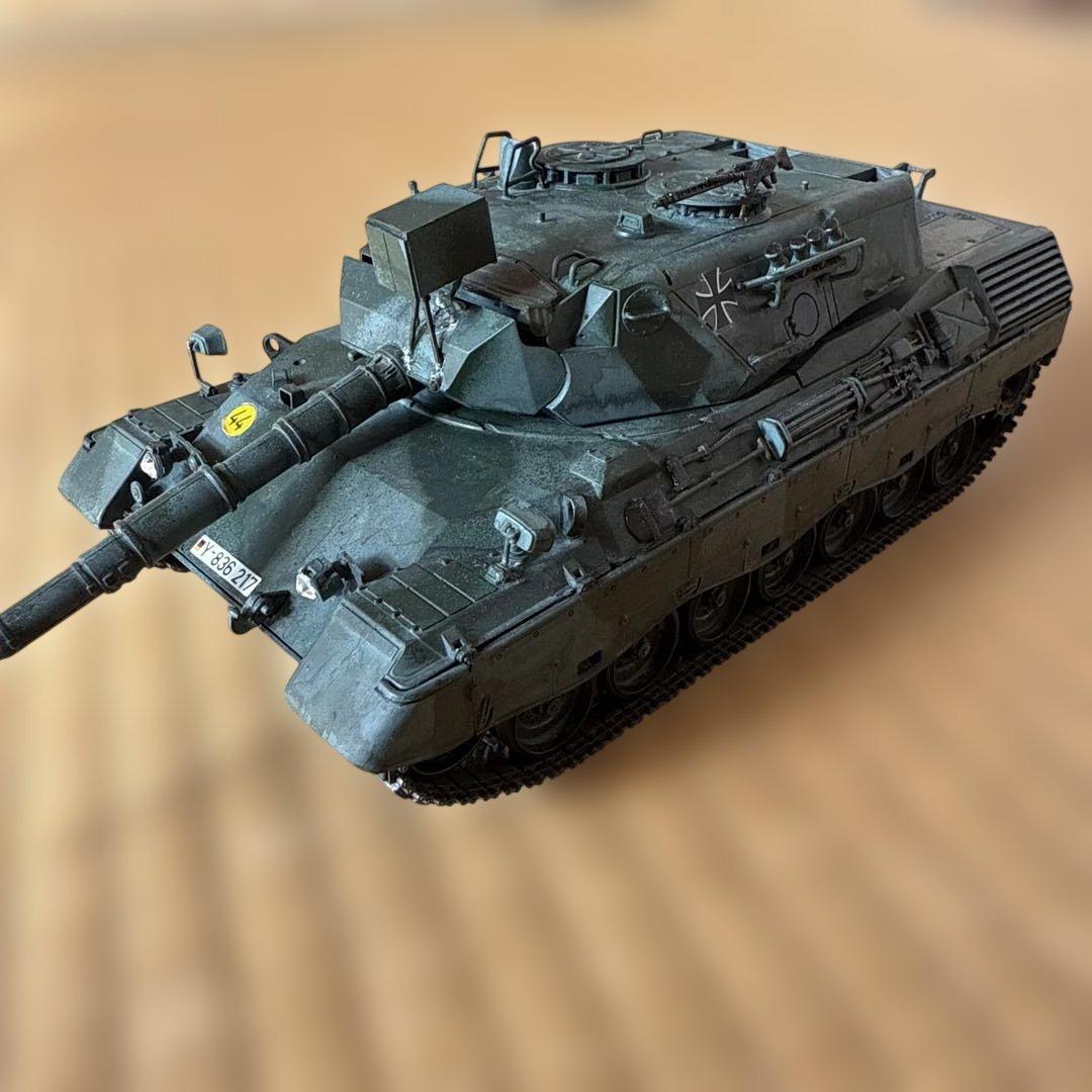 西ドイツ陸軍中戦車　レオパルド2型　￼1/35