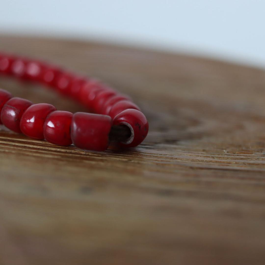 希少!! ホワイトハーツ オールドビーズ 7ミリくらい 一連 濃赤 血赤