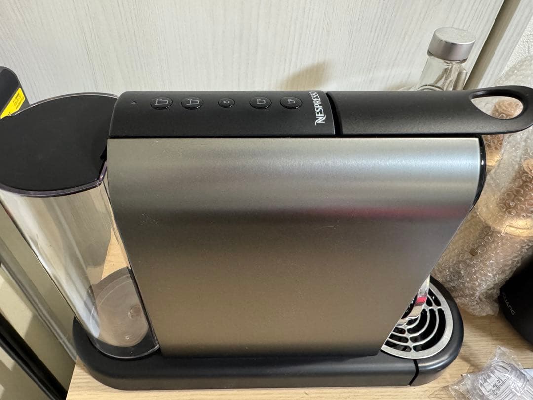 Nespresso d140 tiコーヒーメーカー　シティズプラチナム