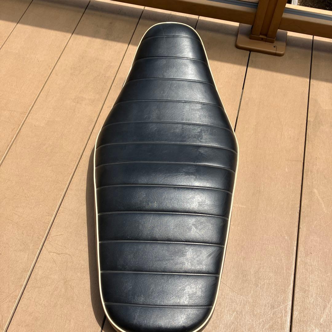 KAWASAKI カワサキW650 純正シート タックロール W800 W400 - メルカリ