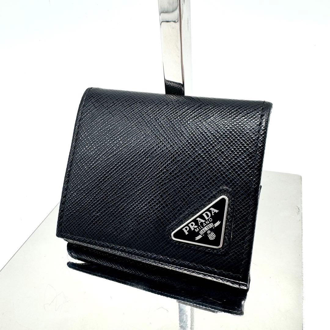 【現行型・未使用級美品✨】プラダ サフィアーノ トライアングル ケース 黒