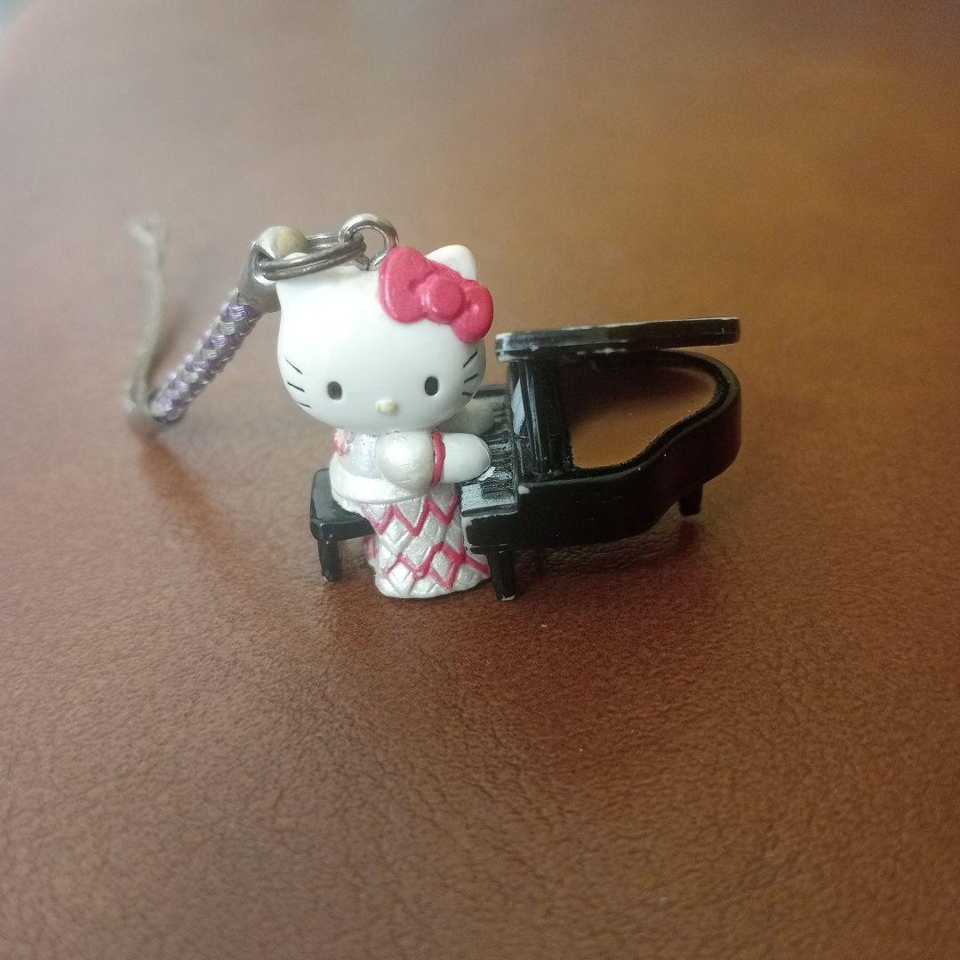 d*3様 ハローキティ 伊藤楽器限定　ストラップ　根付