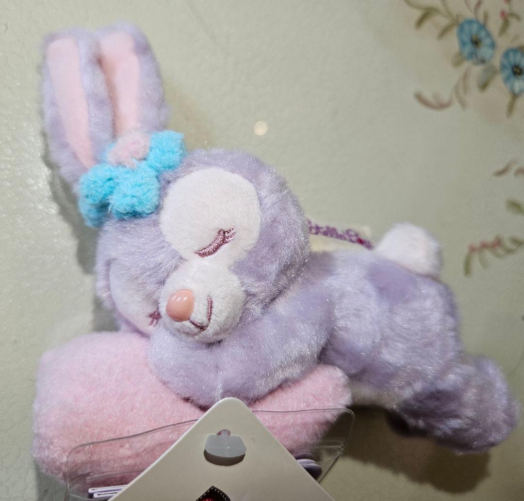 値下げ』寝ているステラ・ルー ぬいぐるみバッジ - メルカリ