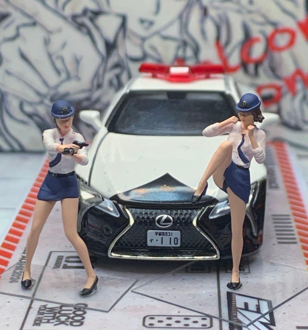 1/64フィギュア　ミニスカ女性警察官セット(2体)