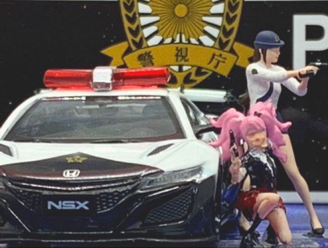 1/64フィギュア ミニスカ女性警察官セット(2体) - メルカリ