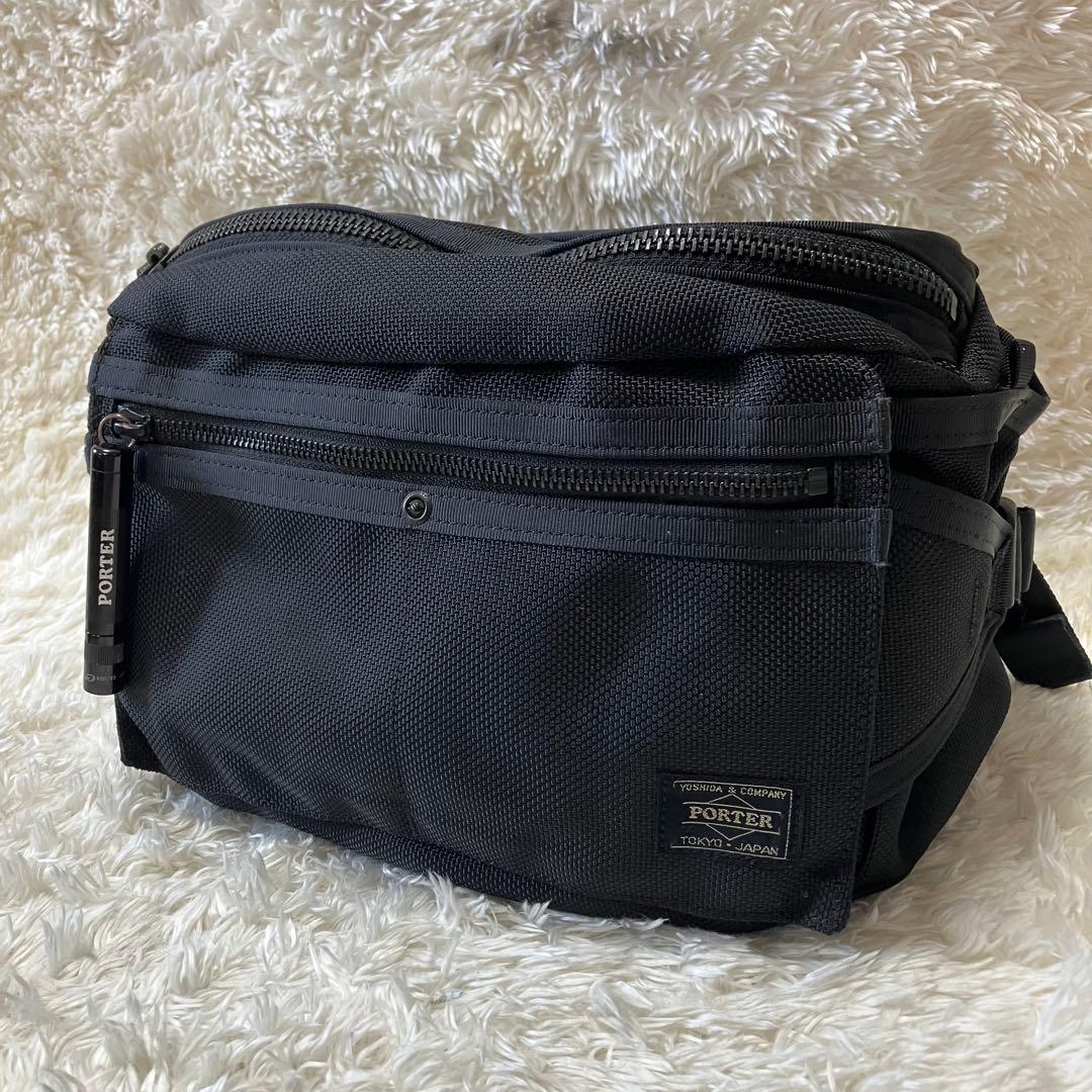 【かしら様ポーター　HEAT ウエストバッグ　ボディーバッグ　マグライト