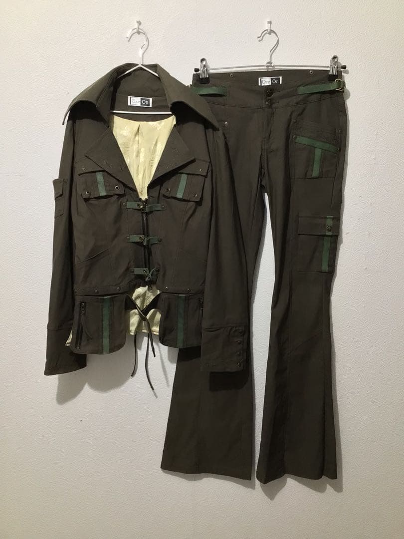 OZZON パンツスタイルセットアップ　カーキ・ミリタリー調・十字架・クロス