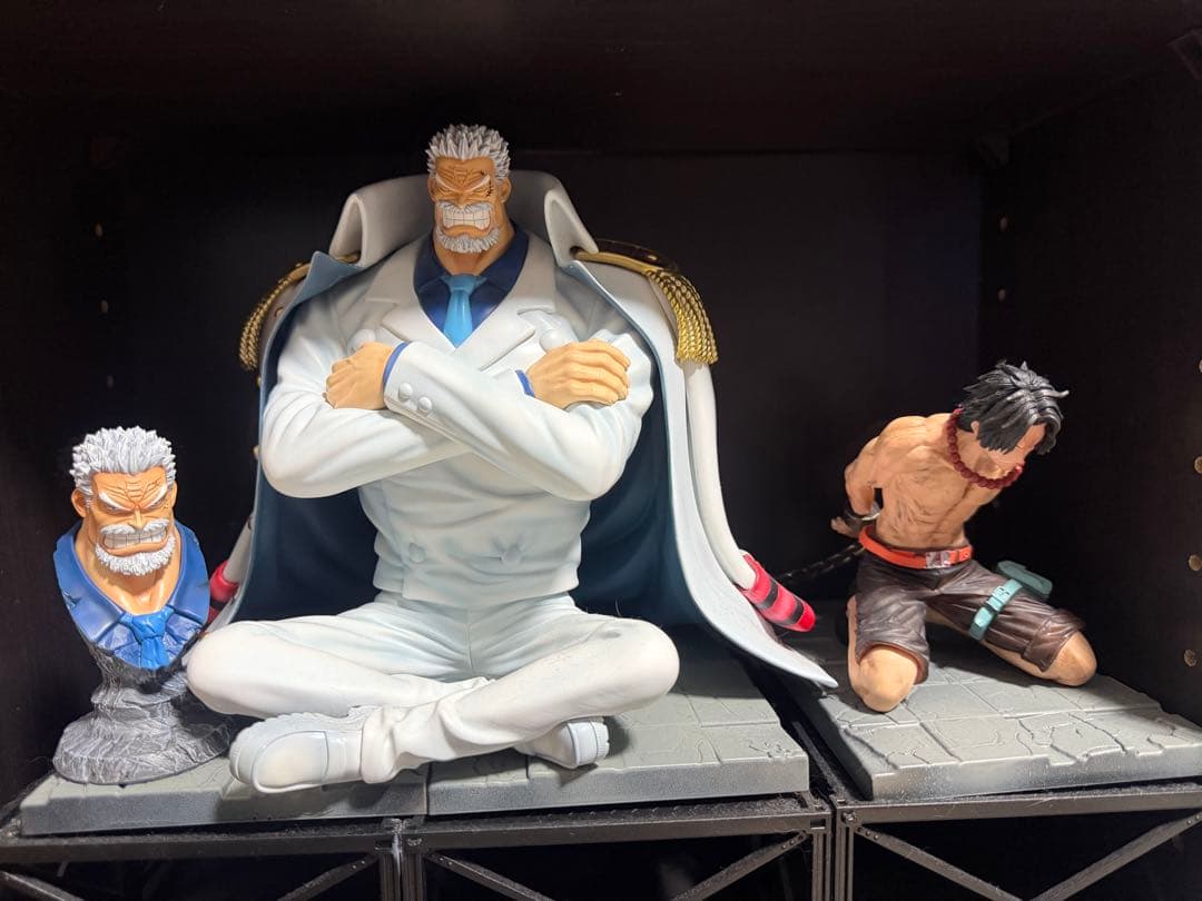 ONE PIECEガレージキット ガープ エース 頂上戦争 フィギュア