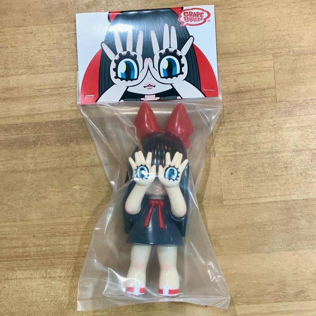 GRAPE BRAIN グレイプブレイン 手の目少女 にぎるちゃん ソフビ - メルカリ