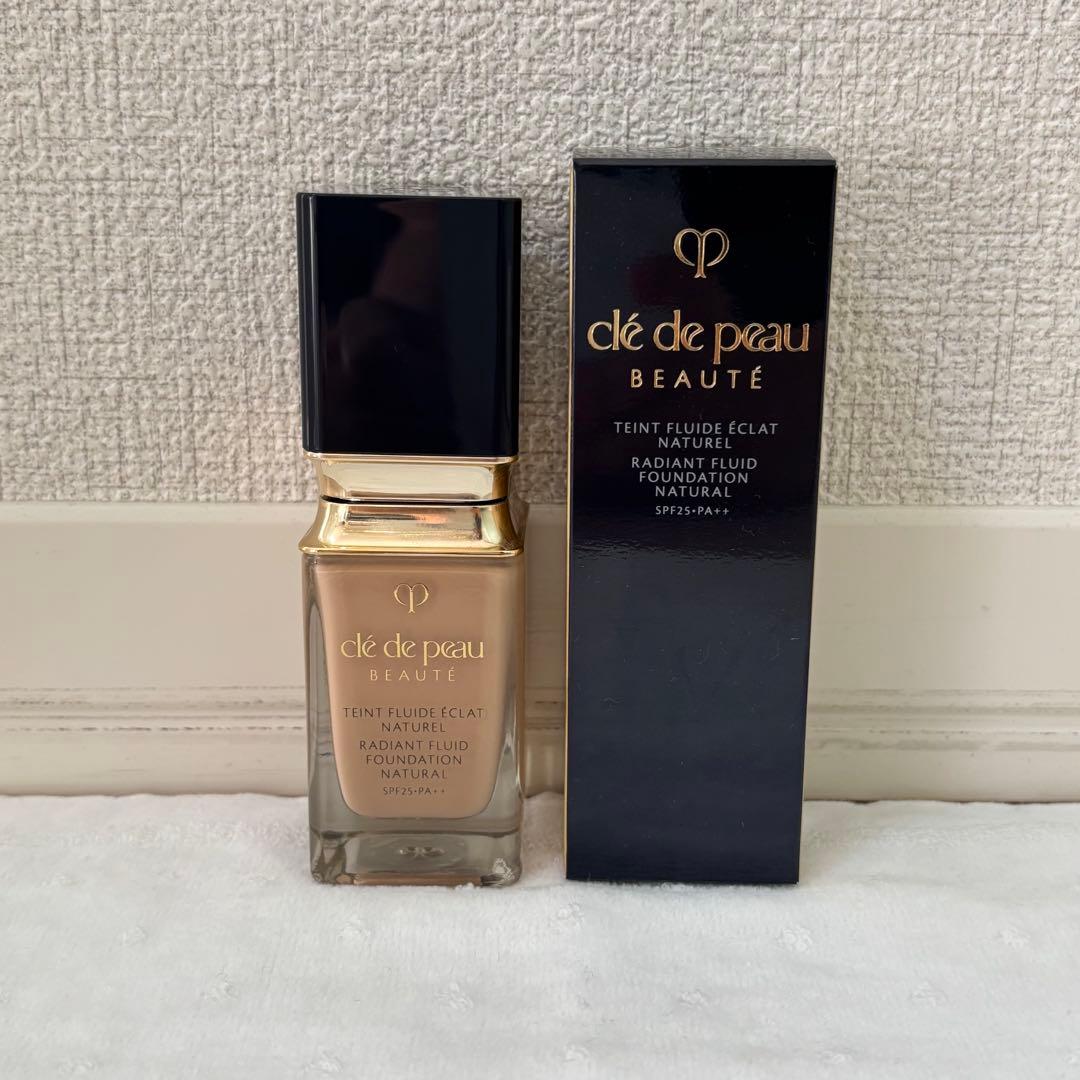 クレドポーボーテ タンフリュイドエクラ ナチュレル 35ml