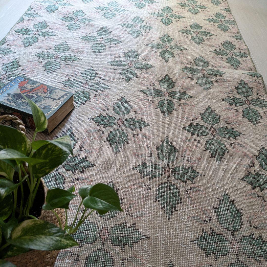 109×201 落ち着きベージュ　リーフ柄　トルコヴィンテージラグ