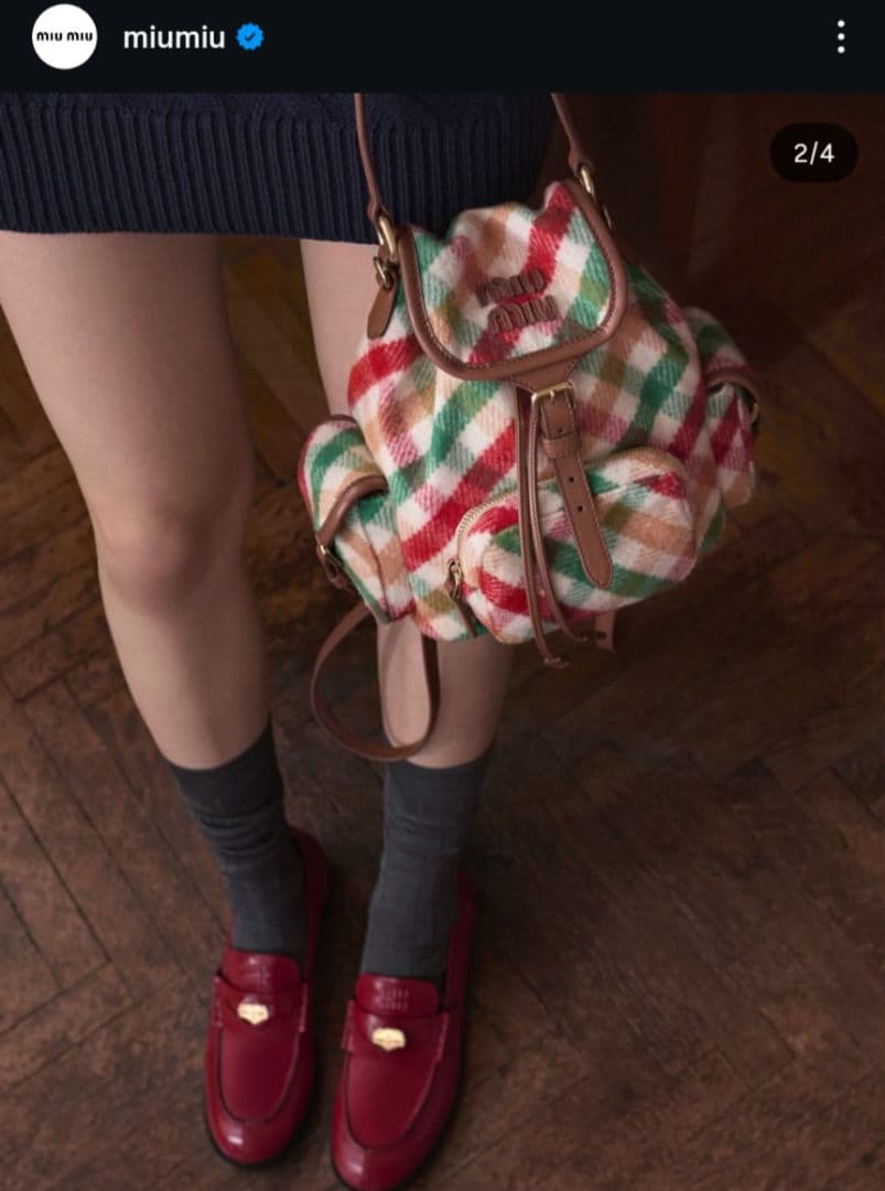 新品同様　ミュウミュウ限定チェック柄バックパック　リュック　ショルダーバッグ 心惹かれる遊び心》【MiuMiu】チェック柄 レザー バックパック (MiuMiu
