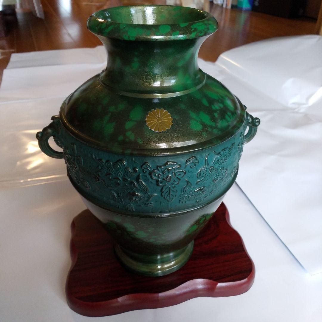 高岡漆器の銅製花瓶