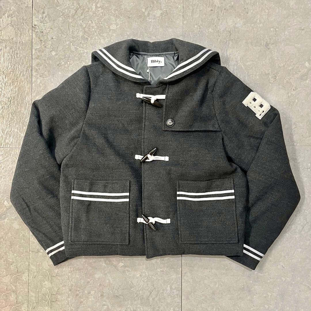【新品未使用】Bibiy. セーラー襟ジャケット　ダウンショートコート　グレー 新品未使用】Bibiy. セーラー襟ジャケット ダウンショートコート