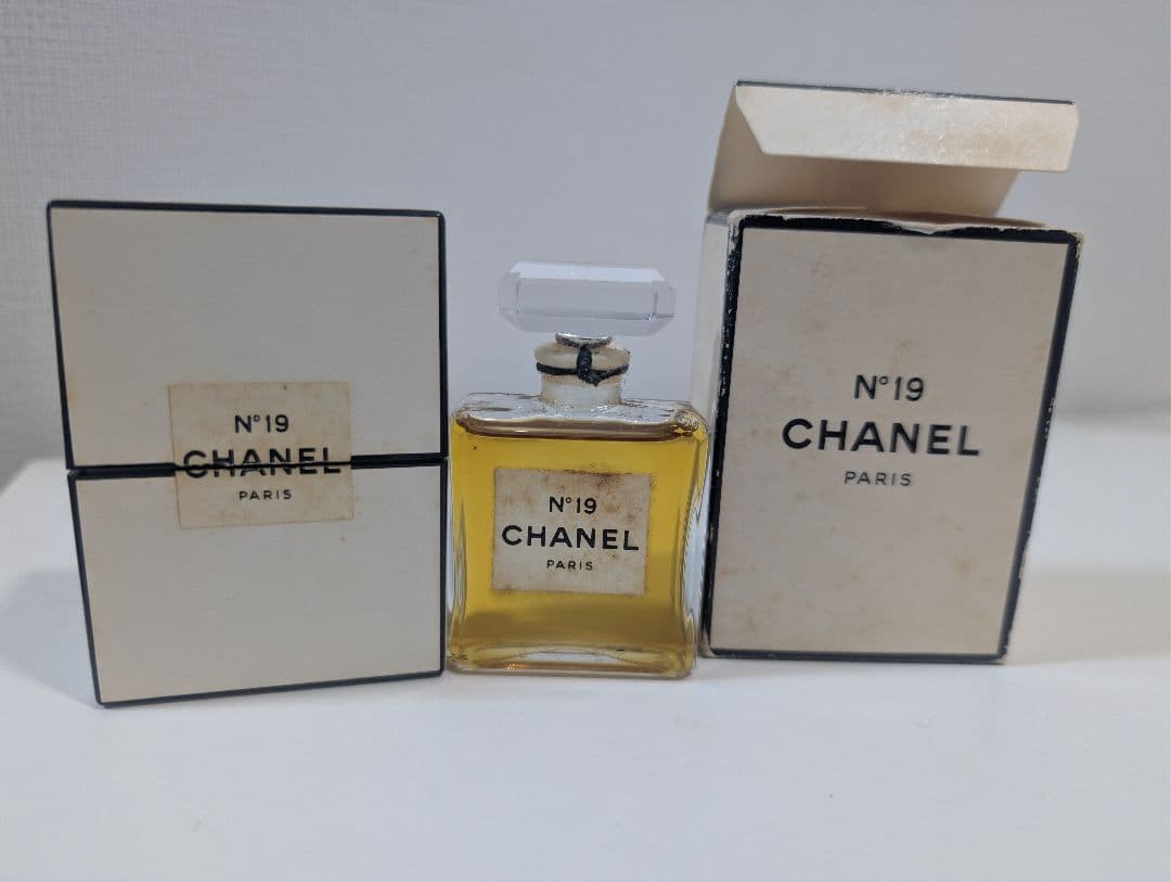 訳ありCHANEL シャネル N°19 香水 まとめセット (空き瓶＋14ml) - メルカリ