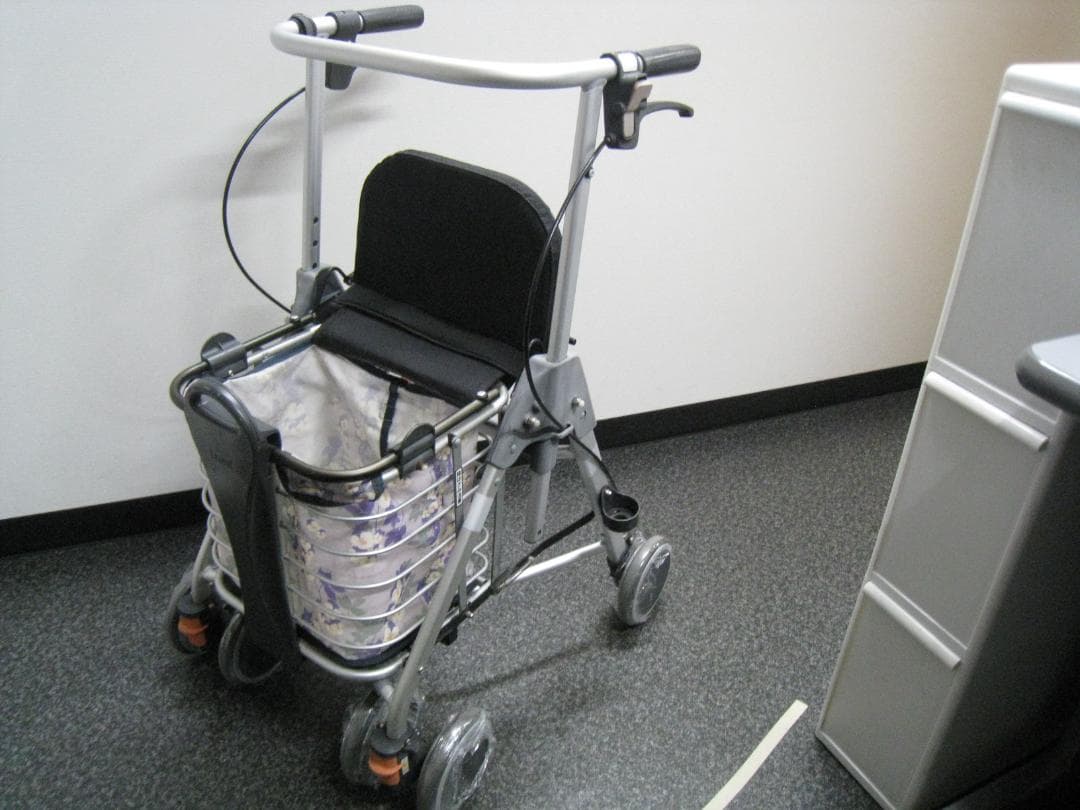 幸和製作所 テイコブ リトルワゴン WAW07 歩行車　②