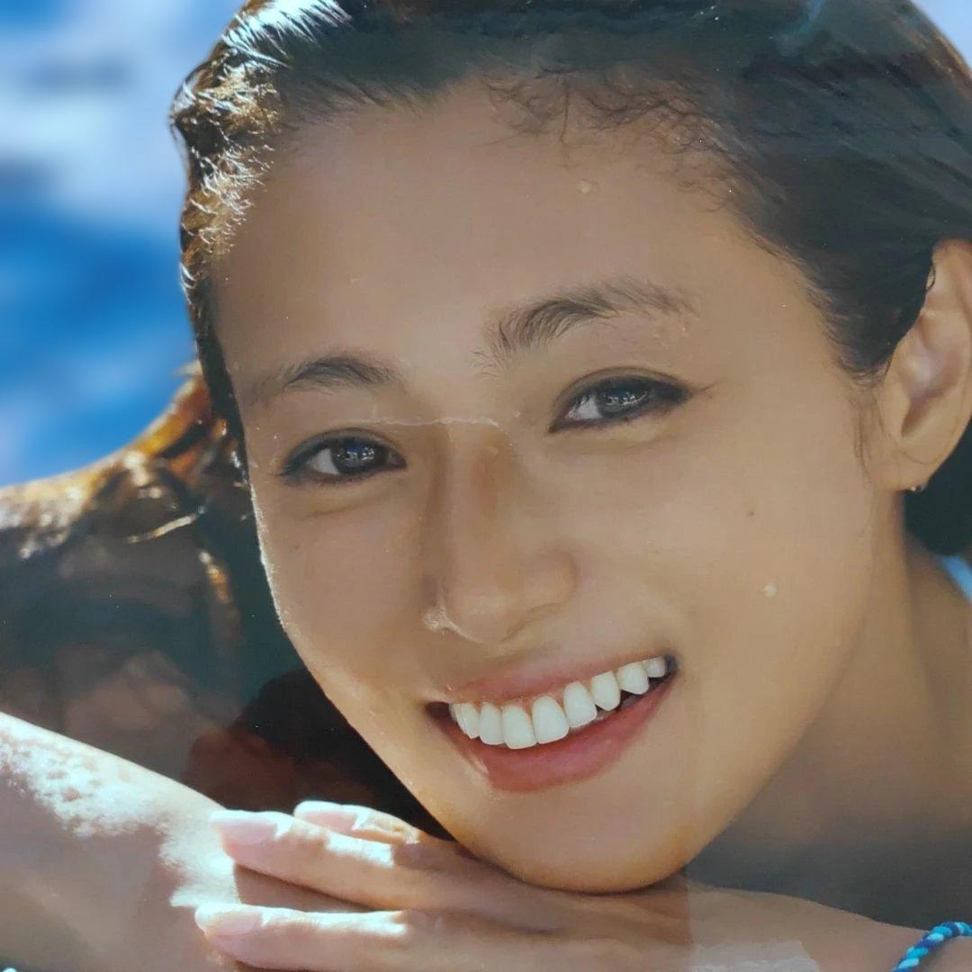 深田恭子 [ポスター 1枚 ] [切り抜き7枚 ラミネート加工] 番280 - メルカリ