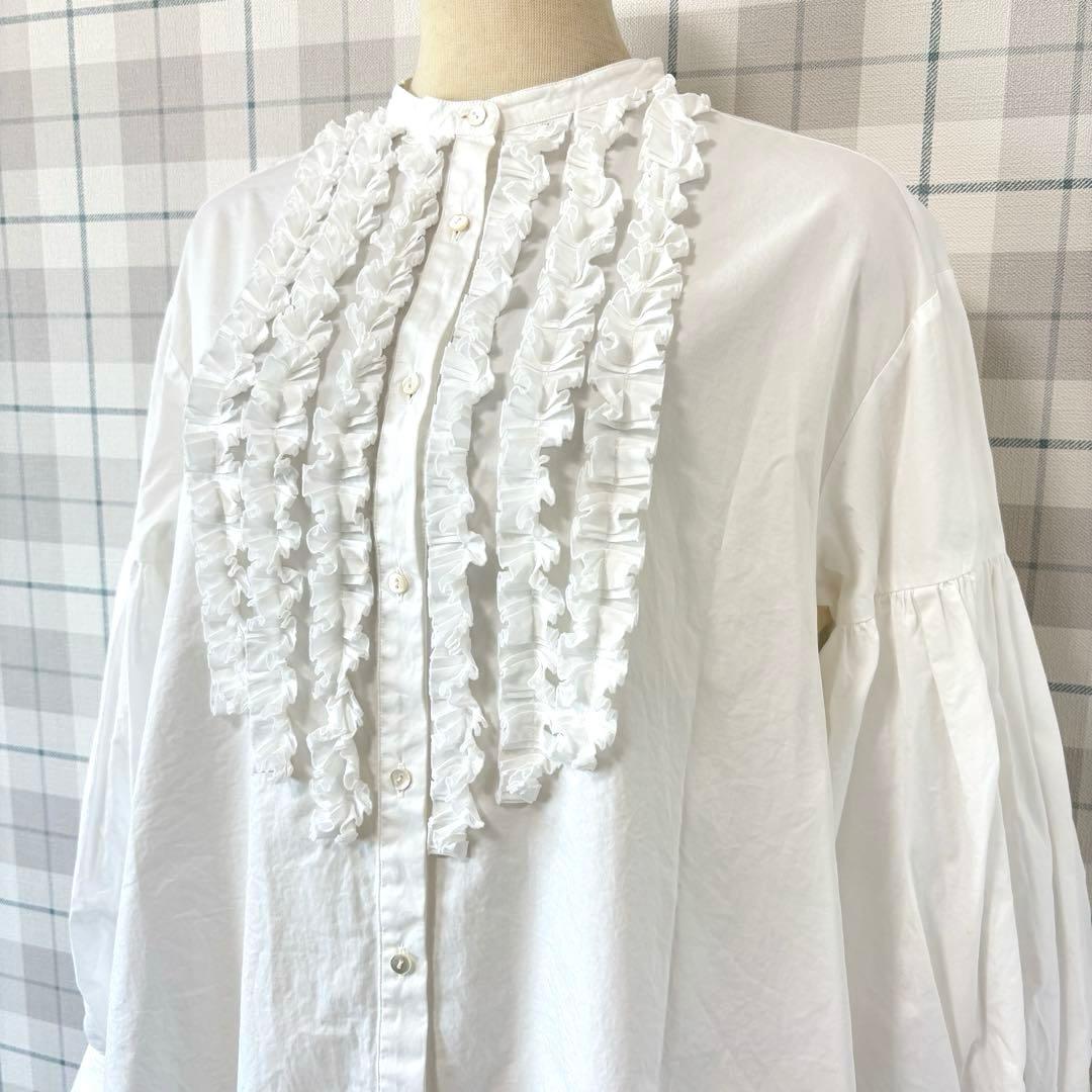 マリリンムーン モダンタックフリルワッシャーブラウス 白 - メルカリ