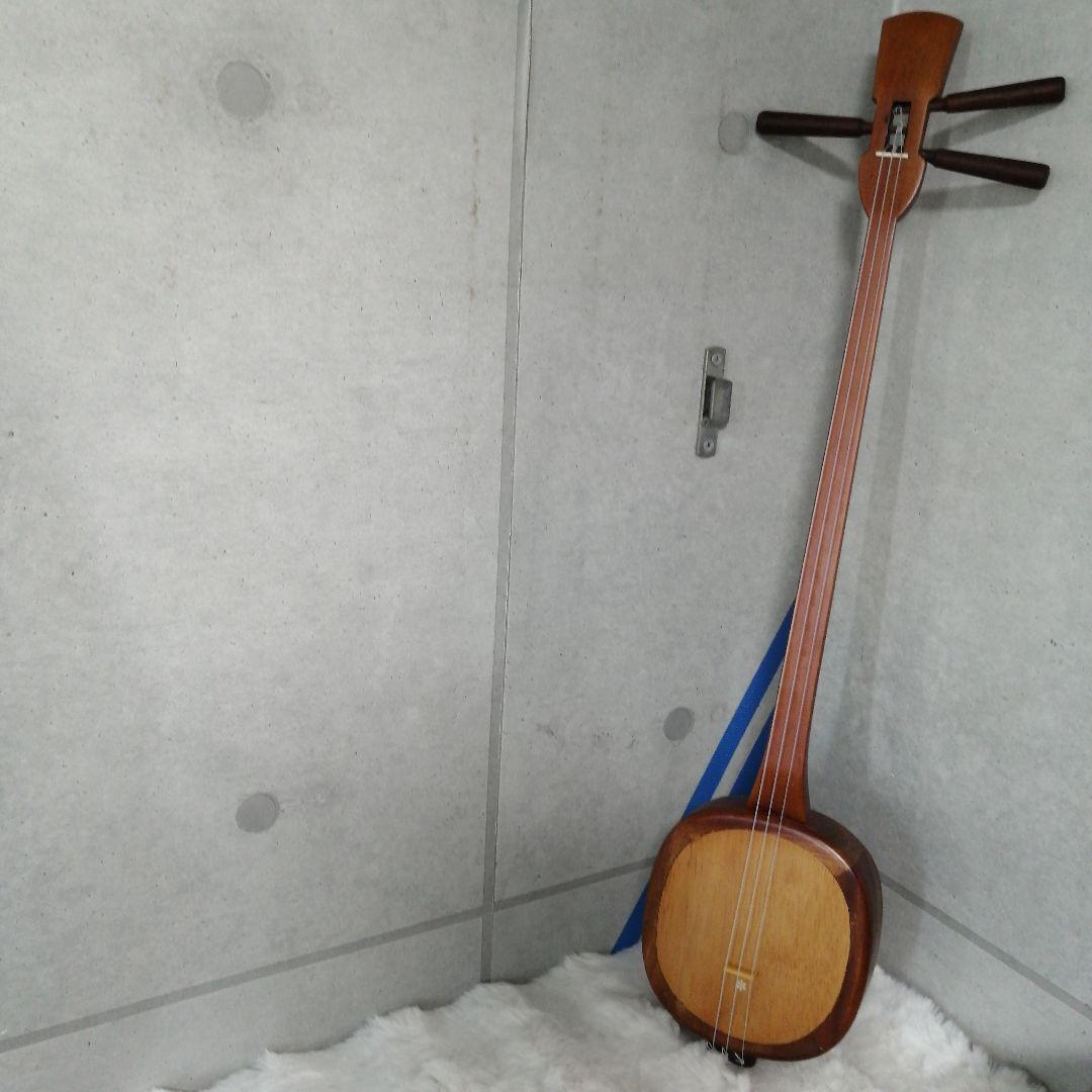 木の三線　沖縄　木製　皮張らないタイプ　三線