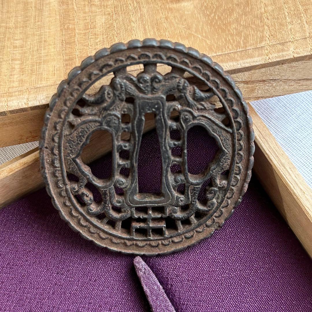 日本刀・鍔　龍図　透かし文様