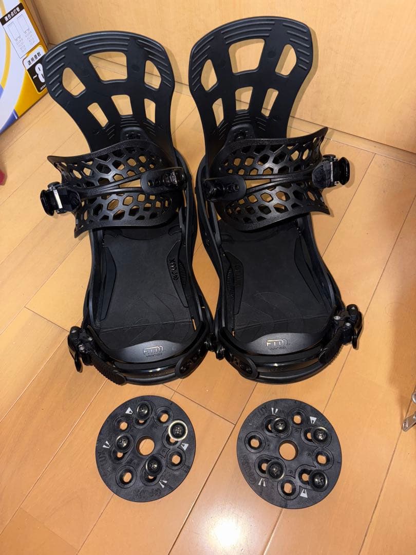 FLUX EM スノーボードビンディング　Mサイズ