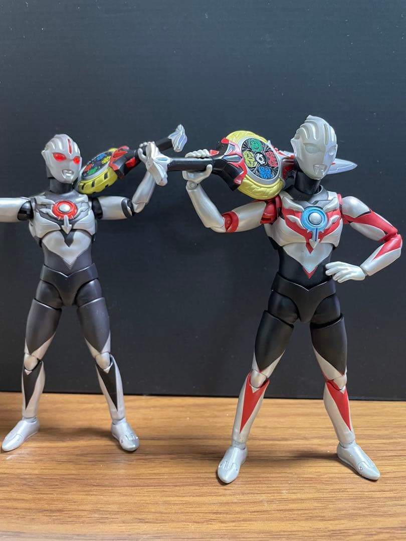 フィギュアーツ ウルトラマンオーブ　オーブダークセット