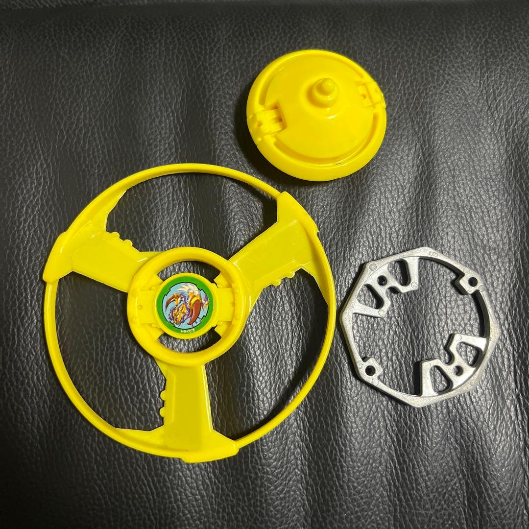 メルカリ便 爆転シュートベイブレード トライピオ - メルカリ