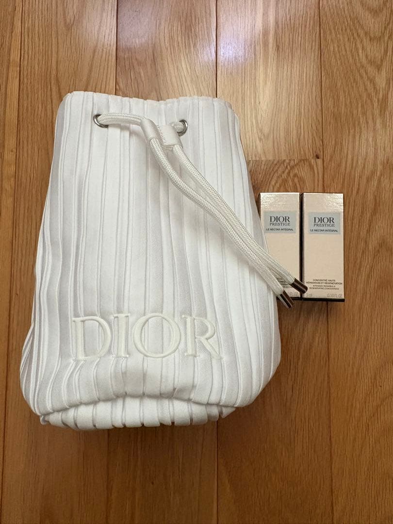 DIOR ユイルネクターアンテグラールとノベルティ