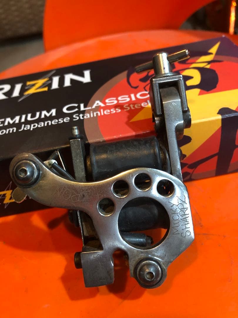 ミッキーシャープス　tattoo タトゥーマシン ライナー　イギリス製 ミッキーシャープス マイクロダイヤル タトゥーマシン 2コイル - メルカリ