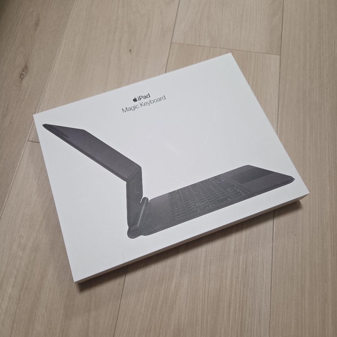 美品　Apple マジックキーボード A2261 MXQT2LL/A　アップル