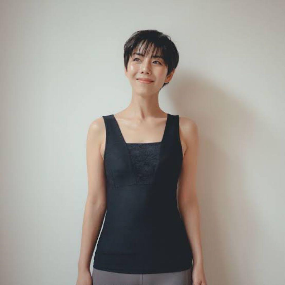 フェレナ　 ノースリーブフィットインナー