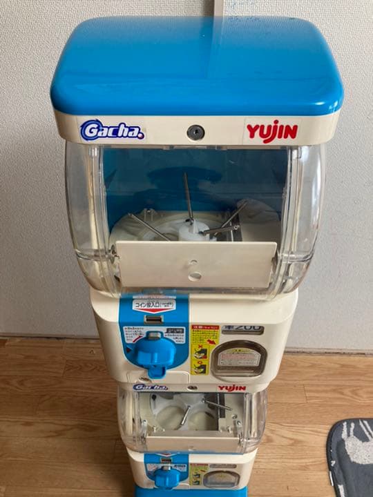 ガチャガチャ本体 ② ユージン スリムボーイ Gacha. 2連ガチャ - メルカリ