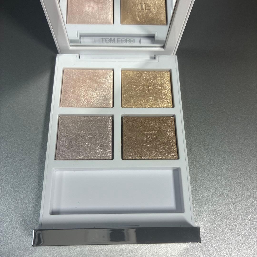 TOM FORD ソレイユ クアッド 02シャレーラスト アイシャドウ - メルカリ