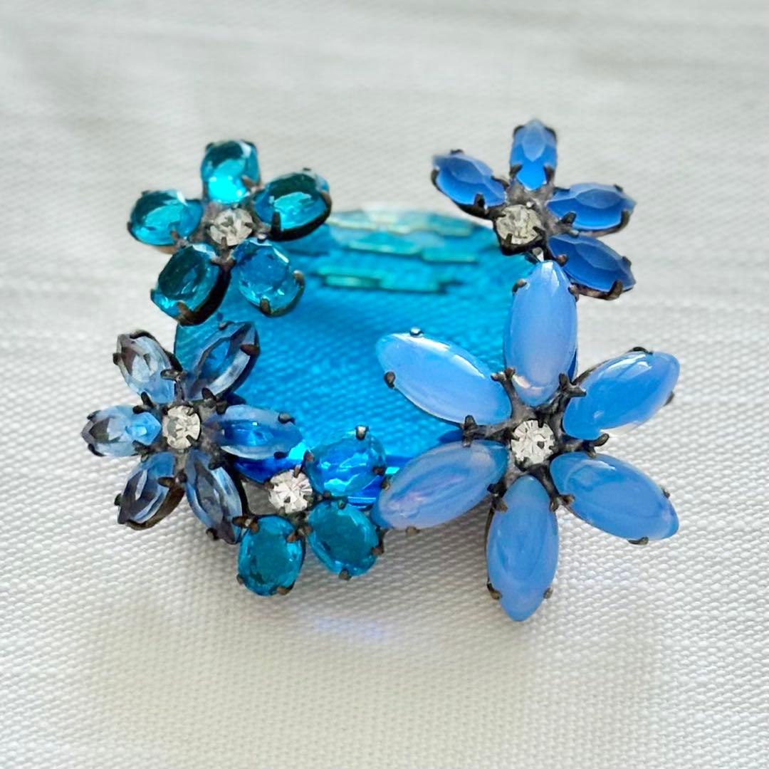 チェコガラス　ブローチ　ブルーフラワー 1376）フラワーモチーフブローチチェコガラスシリーズ✨ブルーカラー