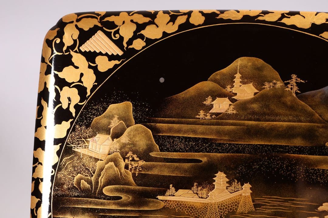 MA698】加賀蒔絵 饅羹重 楼閣山水楽器唐草 金蒔絵 木製 饅頭箱 菓子器