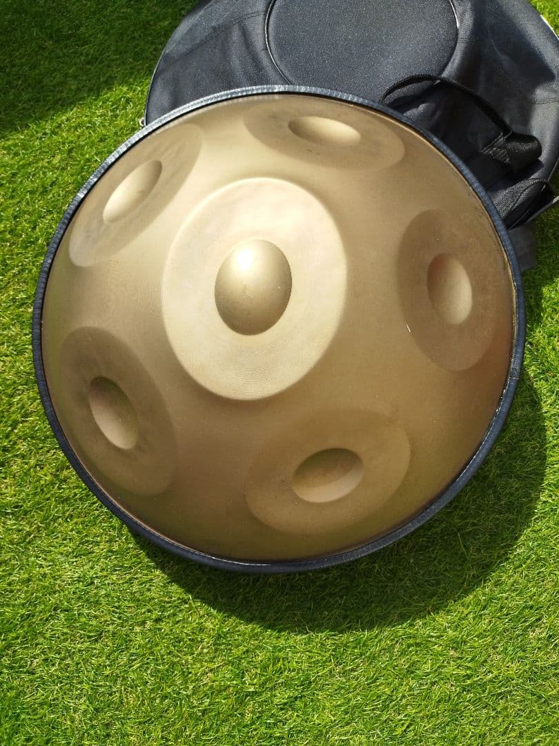 ハンドパン 45cm 6音 ケース付 スイスA3 C4 D4 E4 F4 G4）