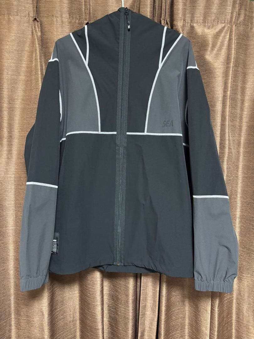 未使用　ナイロンジャケット フード付き WIND AND SEA