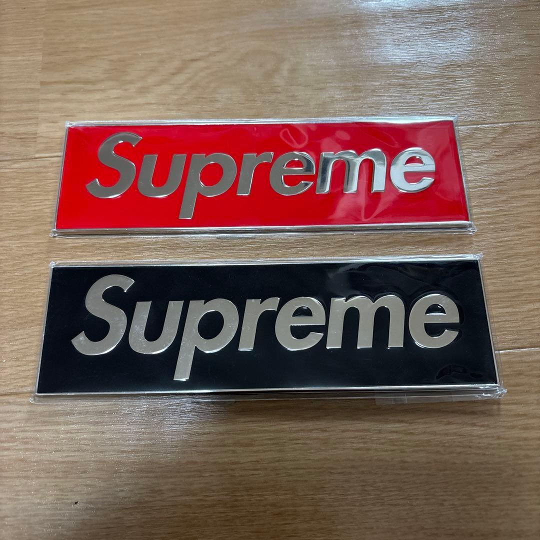 小物 Supreme Box Logo Car Emblem Red & Black