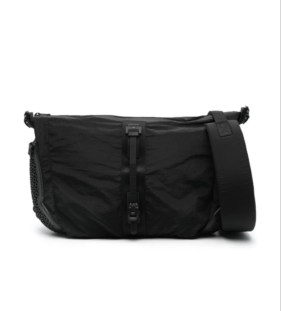 innerraum インナーラム　S07 メッセンジャーバッグ