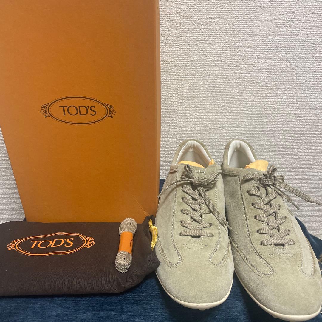 TODS スウェードスニーカー